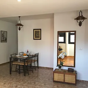 https://apartamento-situado-en-el-centro-de-santa-cruz.tenerifehoteles.net